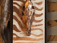 wandpaneel-met-zebra-schedel-in-metalic-koper